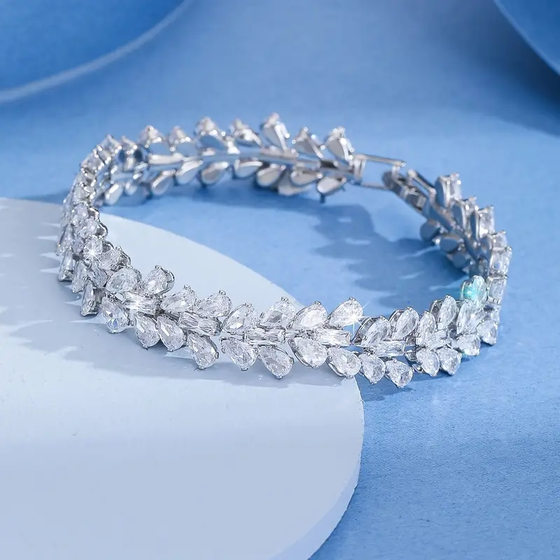 Pulsera elegante con circonitas